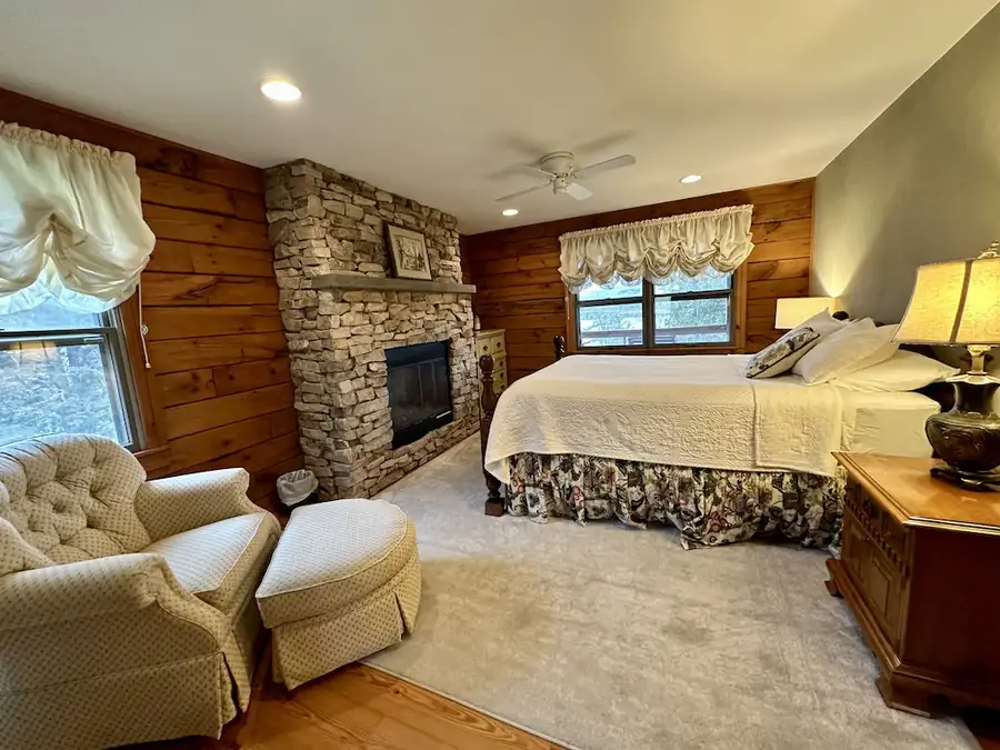 Overlook Romantic Cabin Getaways with Hot Tubs in NY